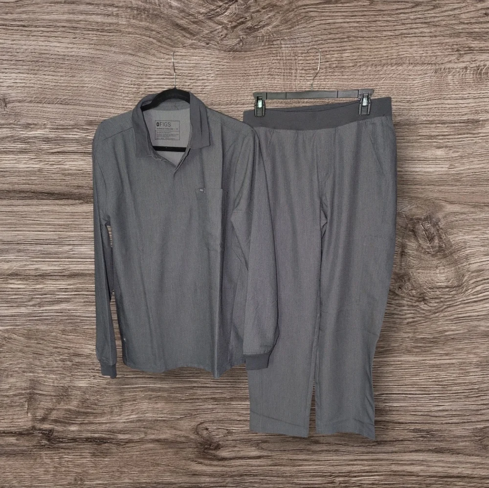 New Figs Men's Scrub Set